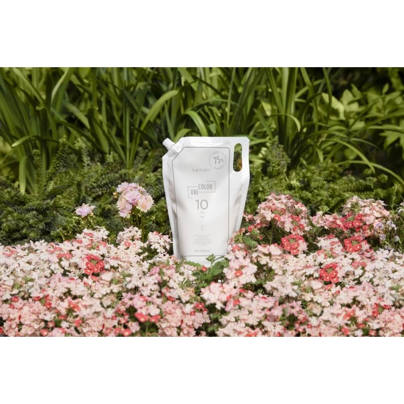 UniColor oxi 10 1000 ml with label - still life setup 2.jpg
