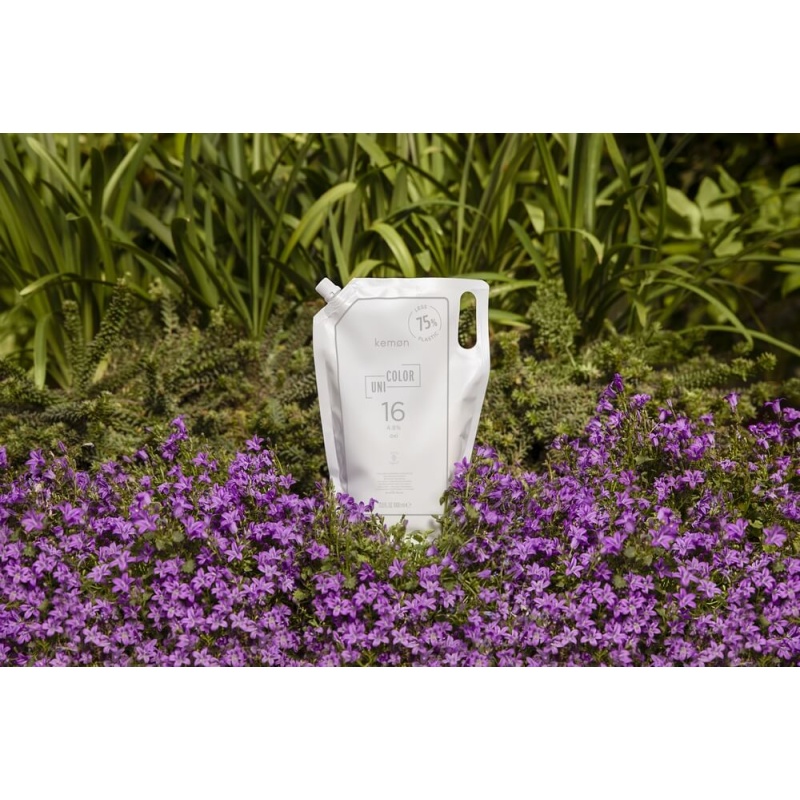 UniColor oxi 16 1000 ml with label - still life setup 1.jpg