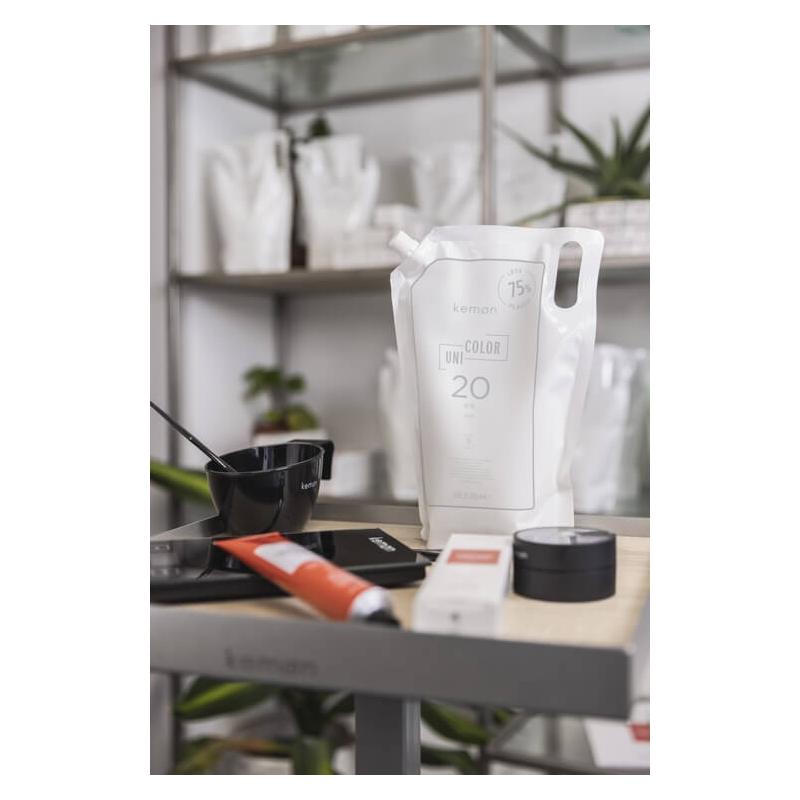 UniColor oxi 20 1000 ml with label - still life setup.jpg